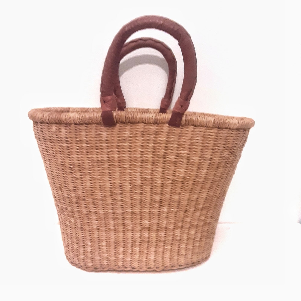 Straw basket bag with leather handles NWOT